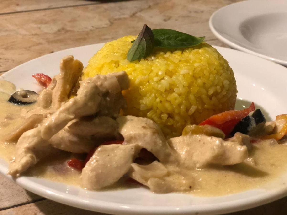 Falak 타바 외부 사진
